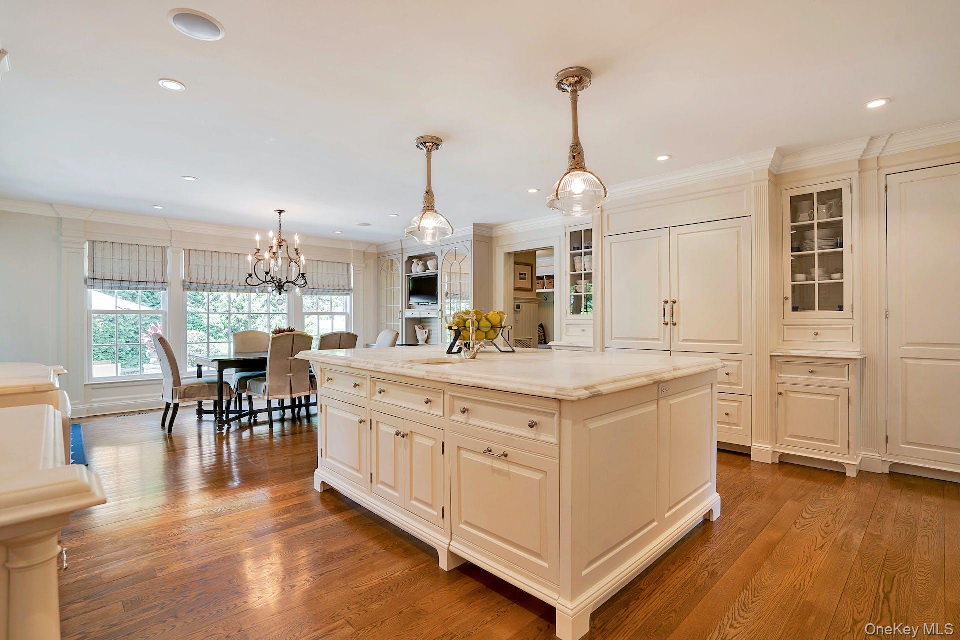 191 Elderfields Road, Manhasset, NY 11030