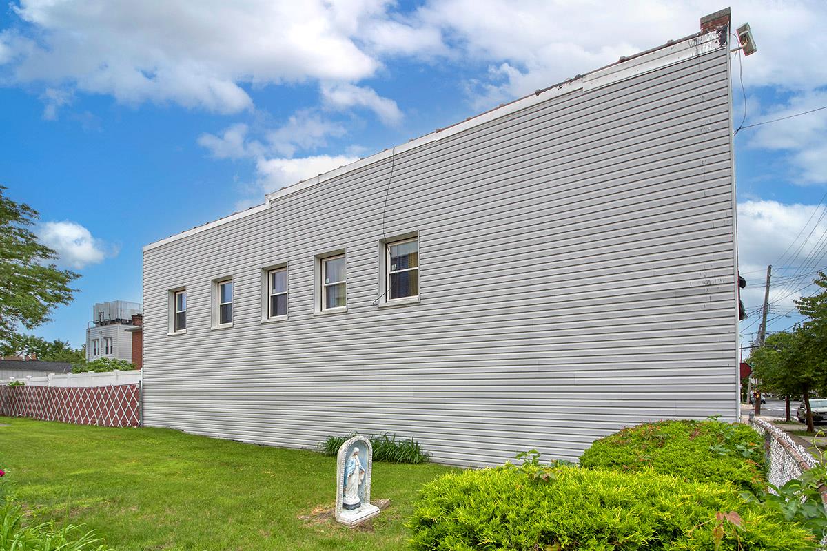 3243 Ampere Avenue, Bronx, NY 10465