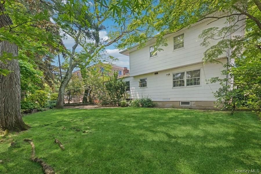 764 Sherwood Court, North Woodmere, NY 11581