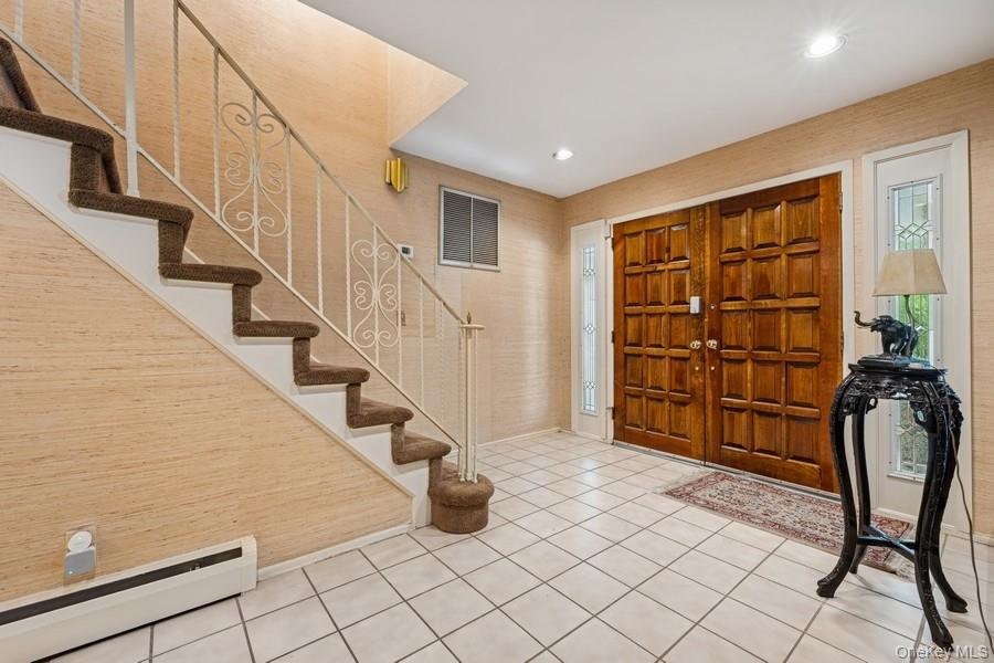 764 Sherwood Court, North Woodmere, NY 11581