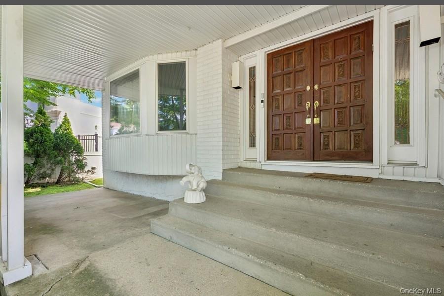 764 Sherwood Court, North Woodmere, NY 11581