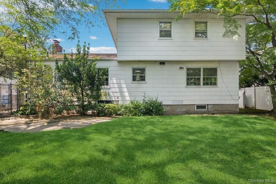 764 Sherwood Court, North Woodmere, NY 11581