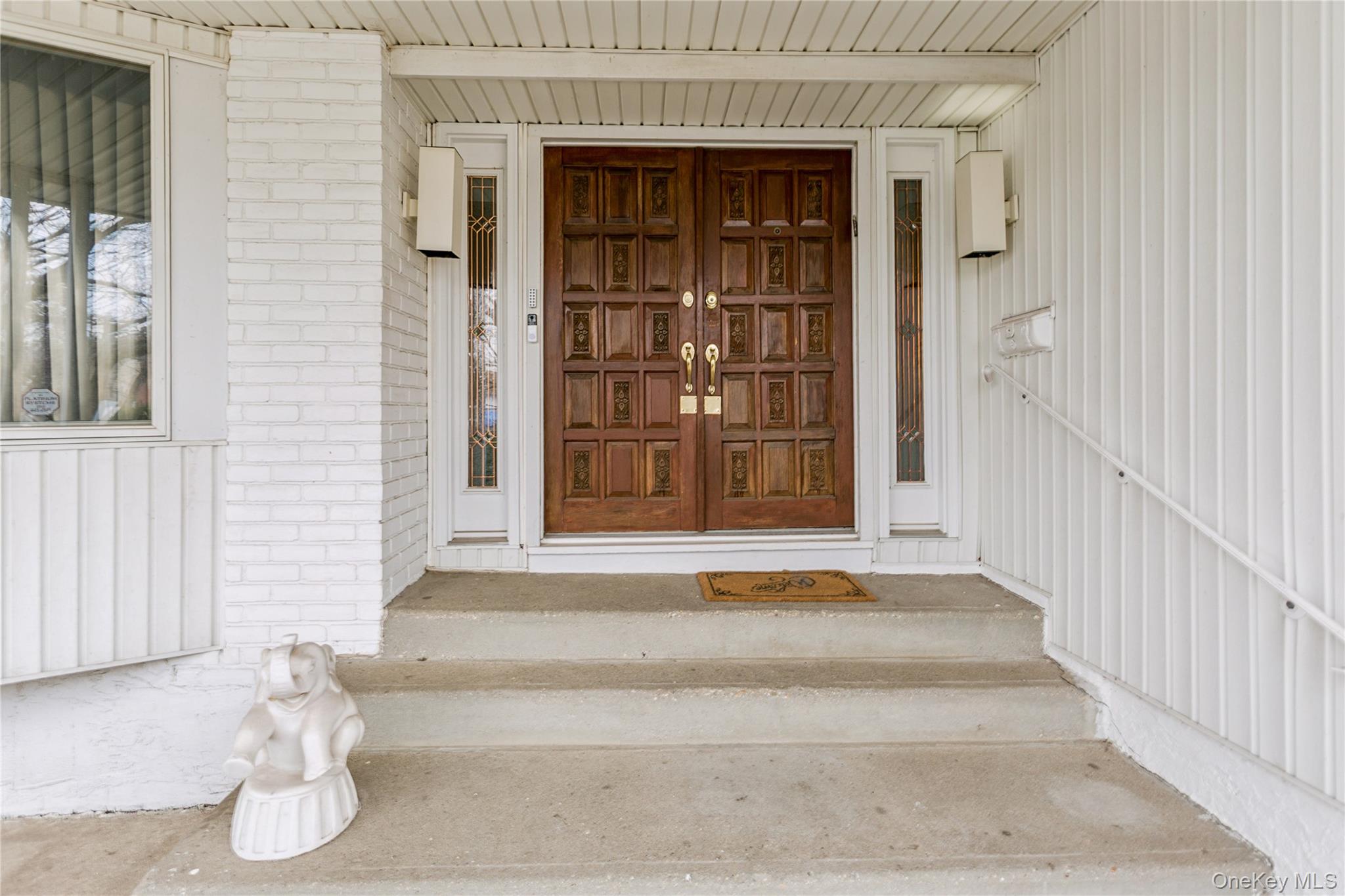 764 Sherwood Court, North Woodmere, NY 11581