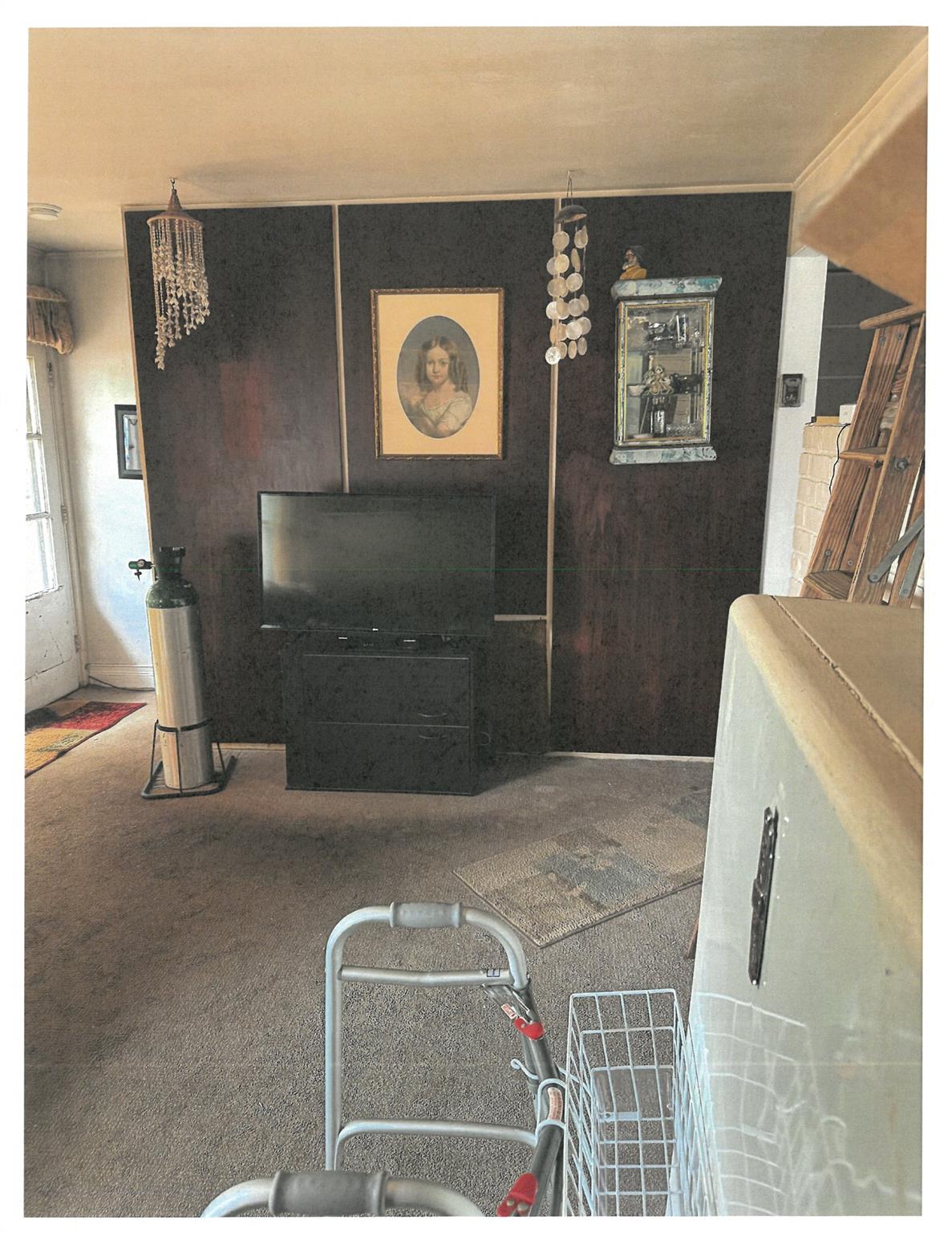 38 Hark Lane, Westbury, NY 11590