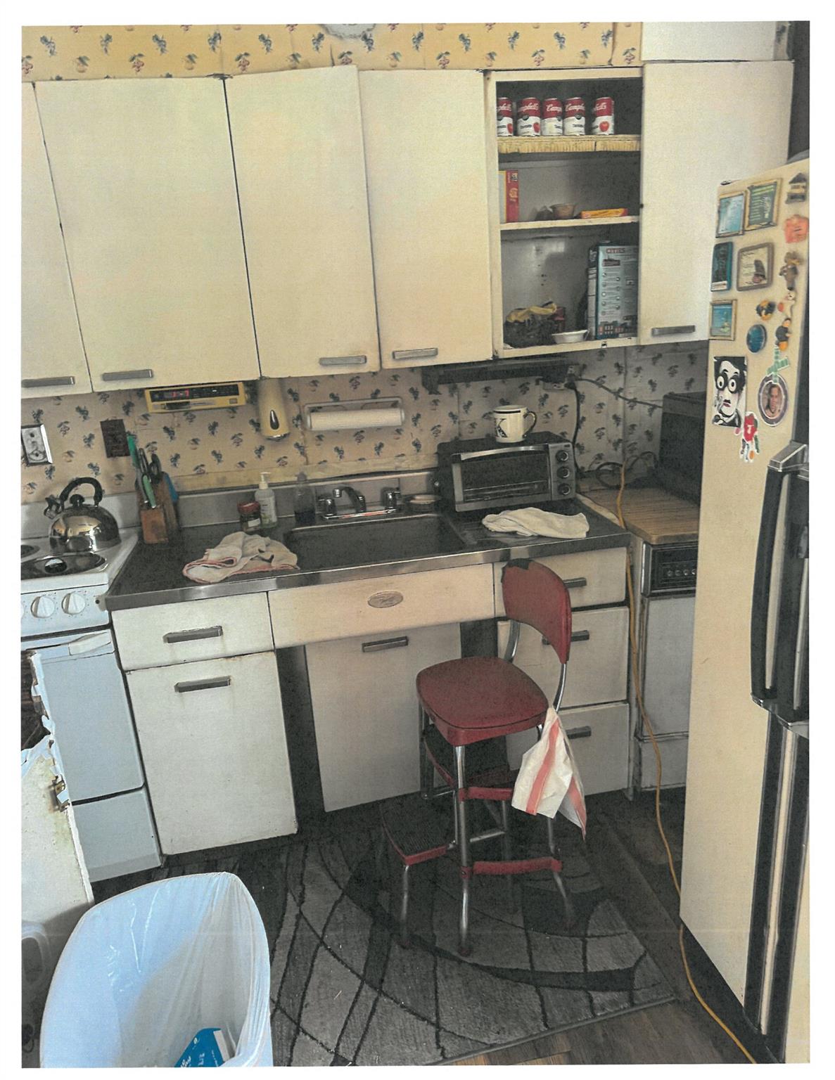 38 Hark Lane, Westbury, NY 11590