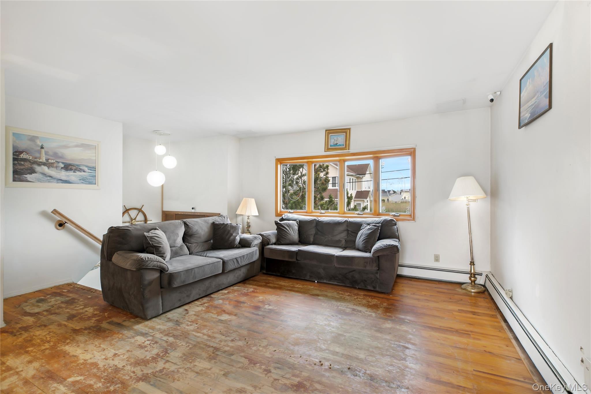 853 Arctic Street, Lindenhurst, NY 11757