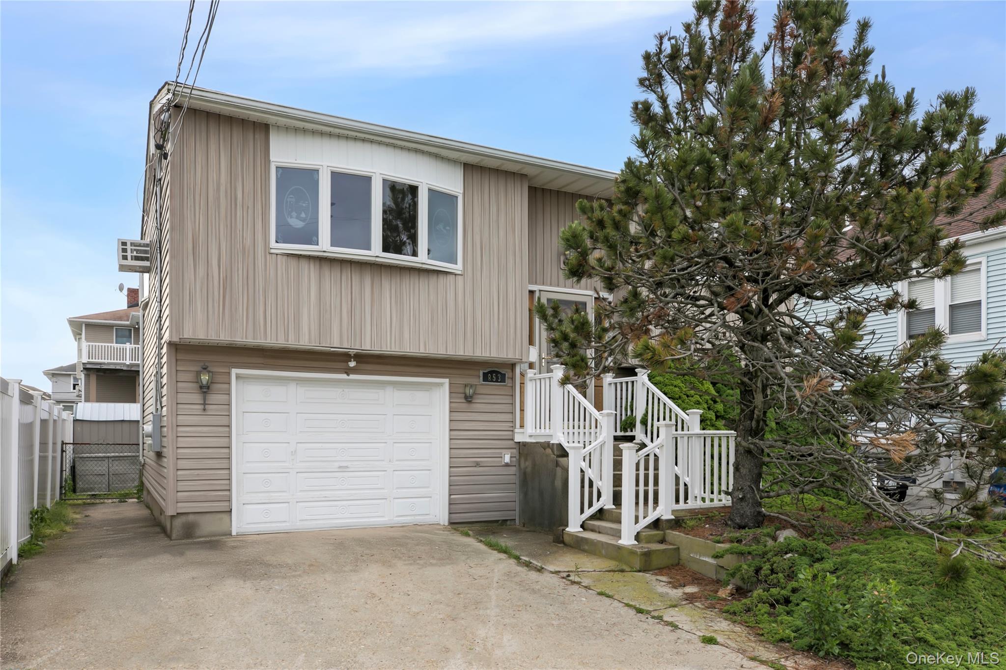 853 Arctic Street, Lindenhurst, NY 11757