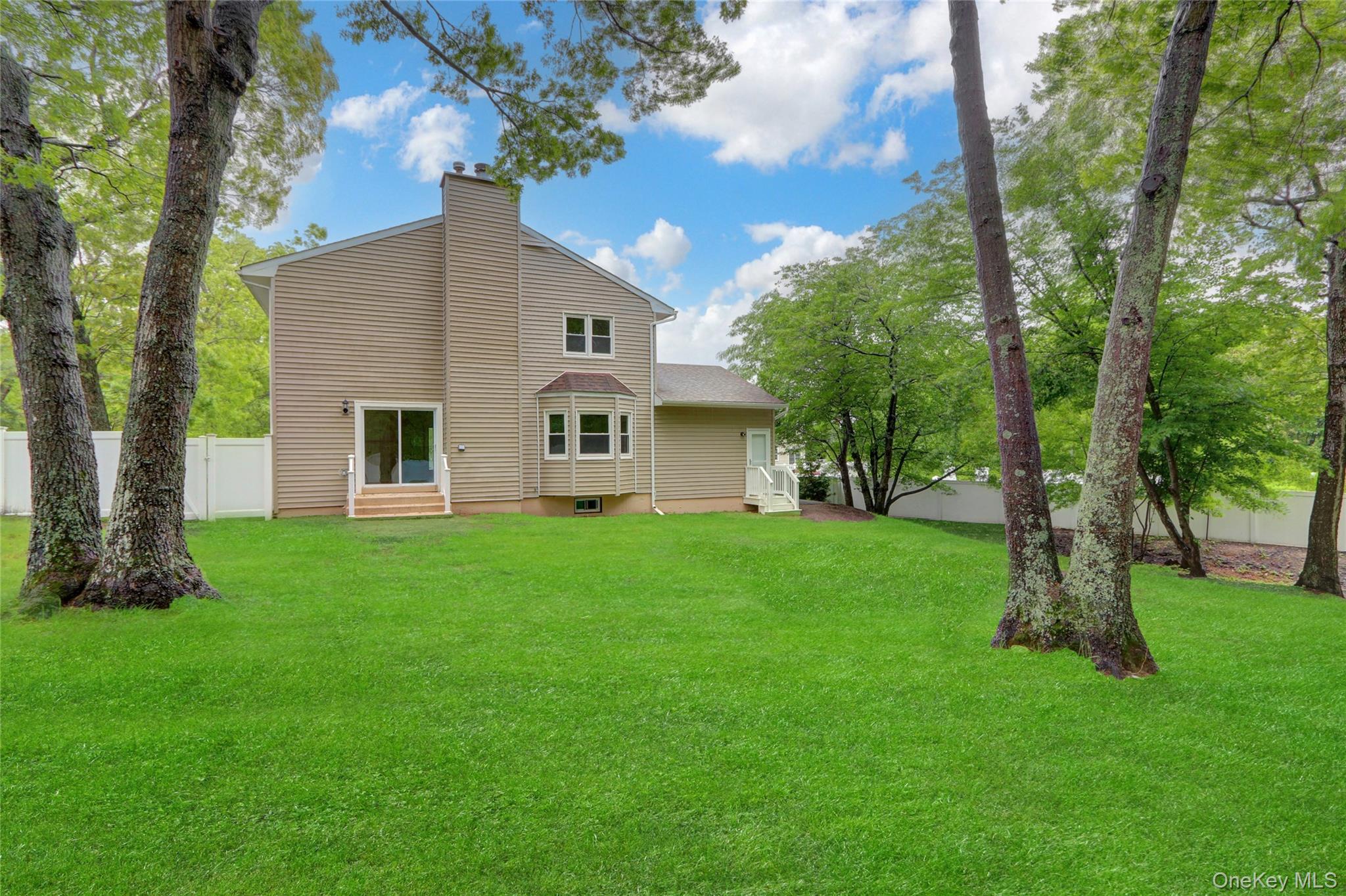 31 Teller Avenue, Coram, NY 11727