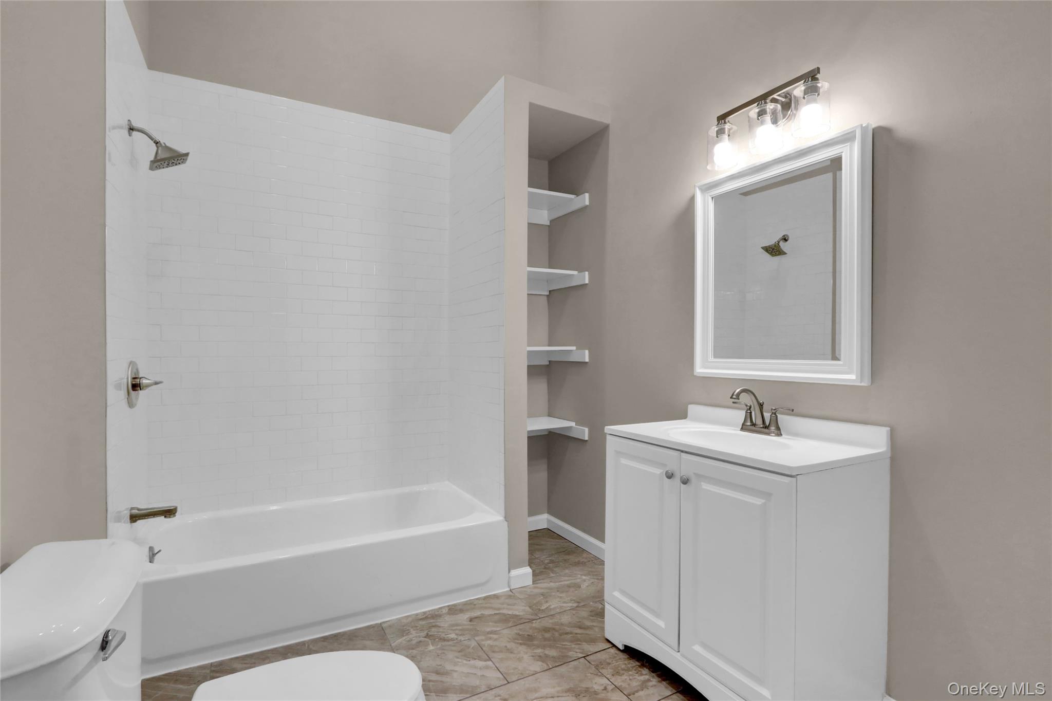 31 Teller Avenue, Coram, NY 11727