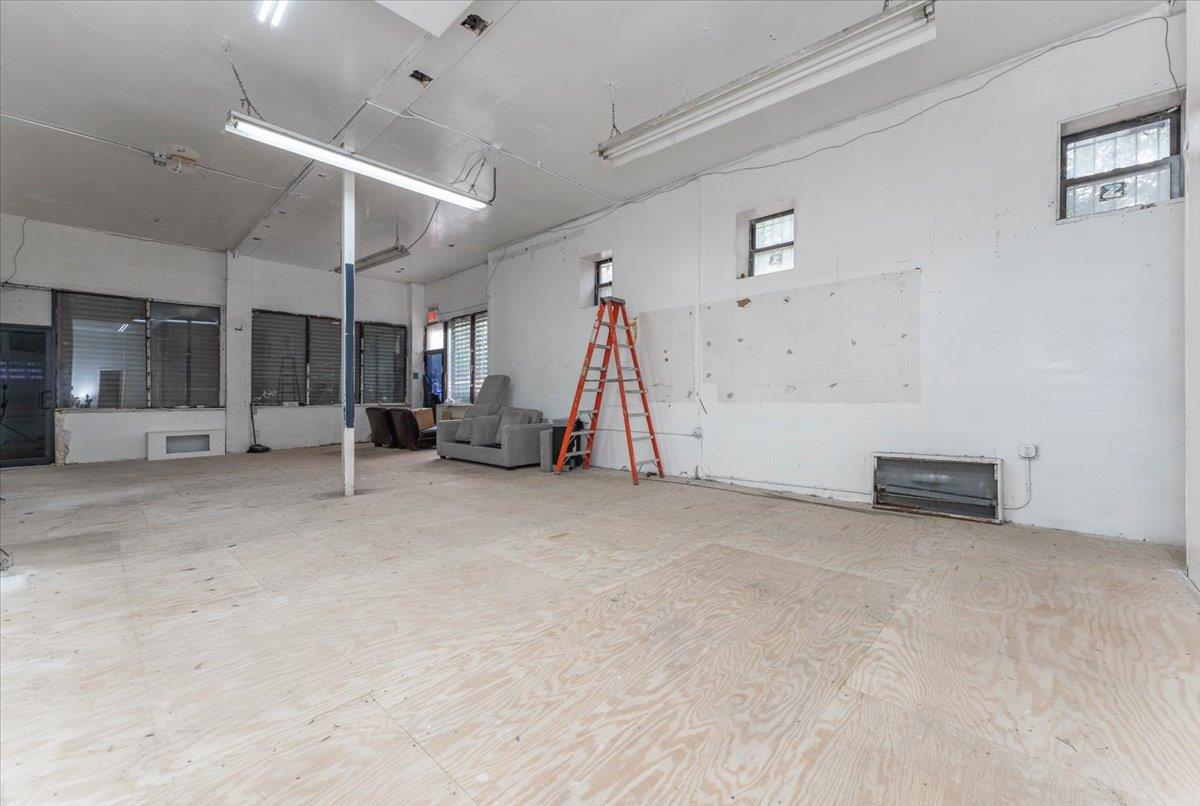 279 Pleasant Avenue # North Commercial, New York (Manhattan), NY 10029