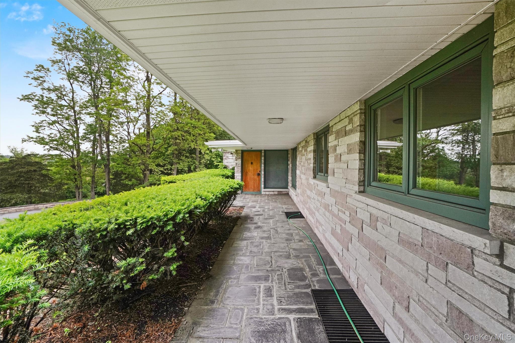 736 State Route 94 N, Warwick, NY 10990