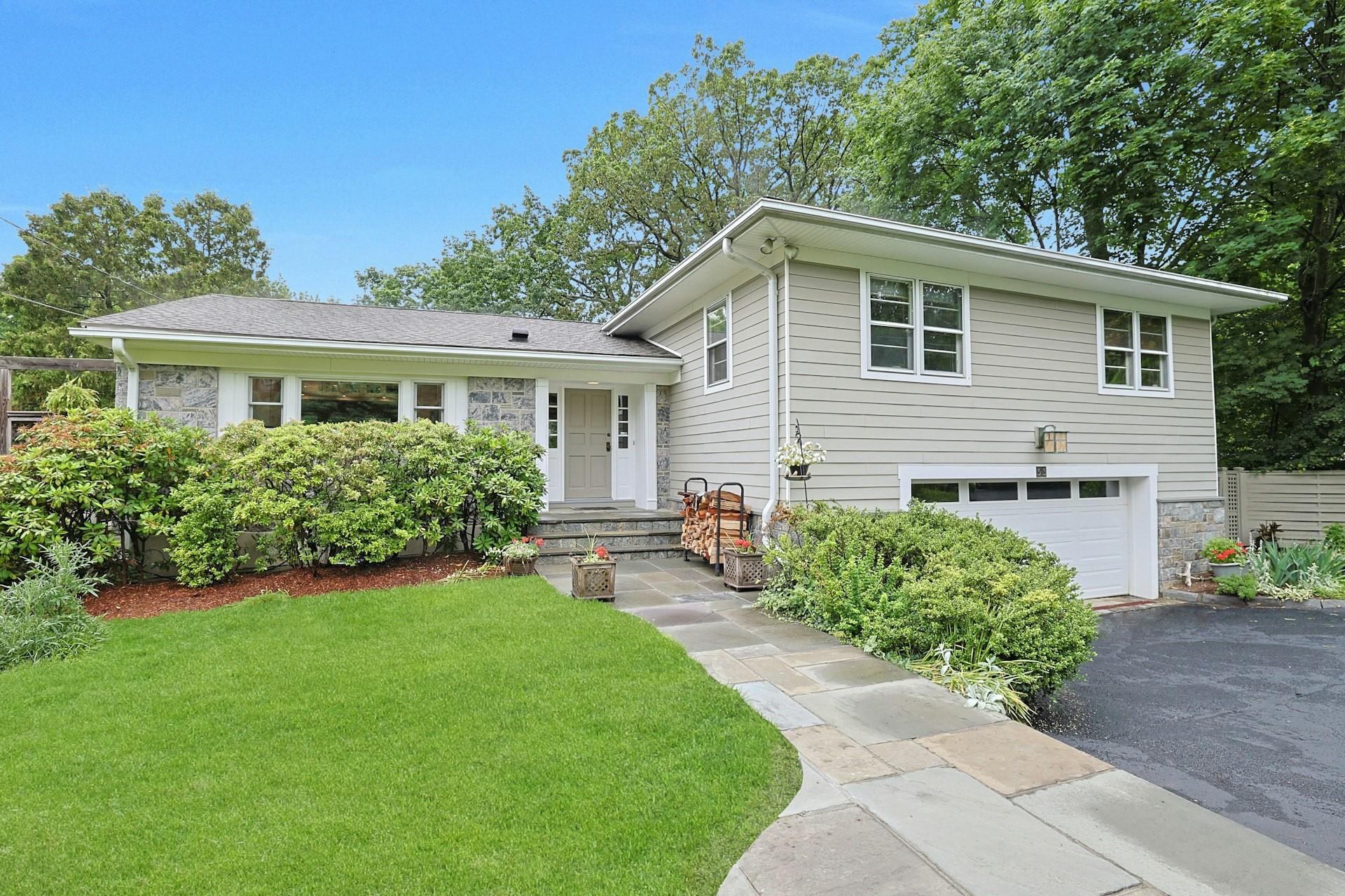 33 Heritage Hill Road, Tarrytown, NY 10591