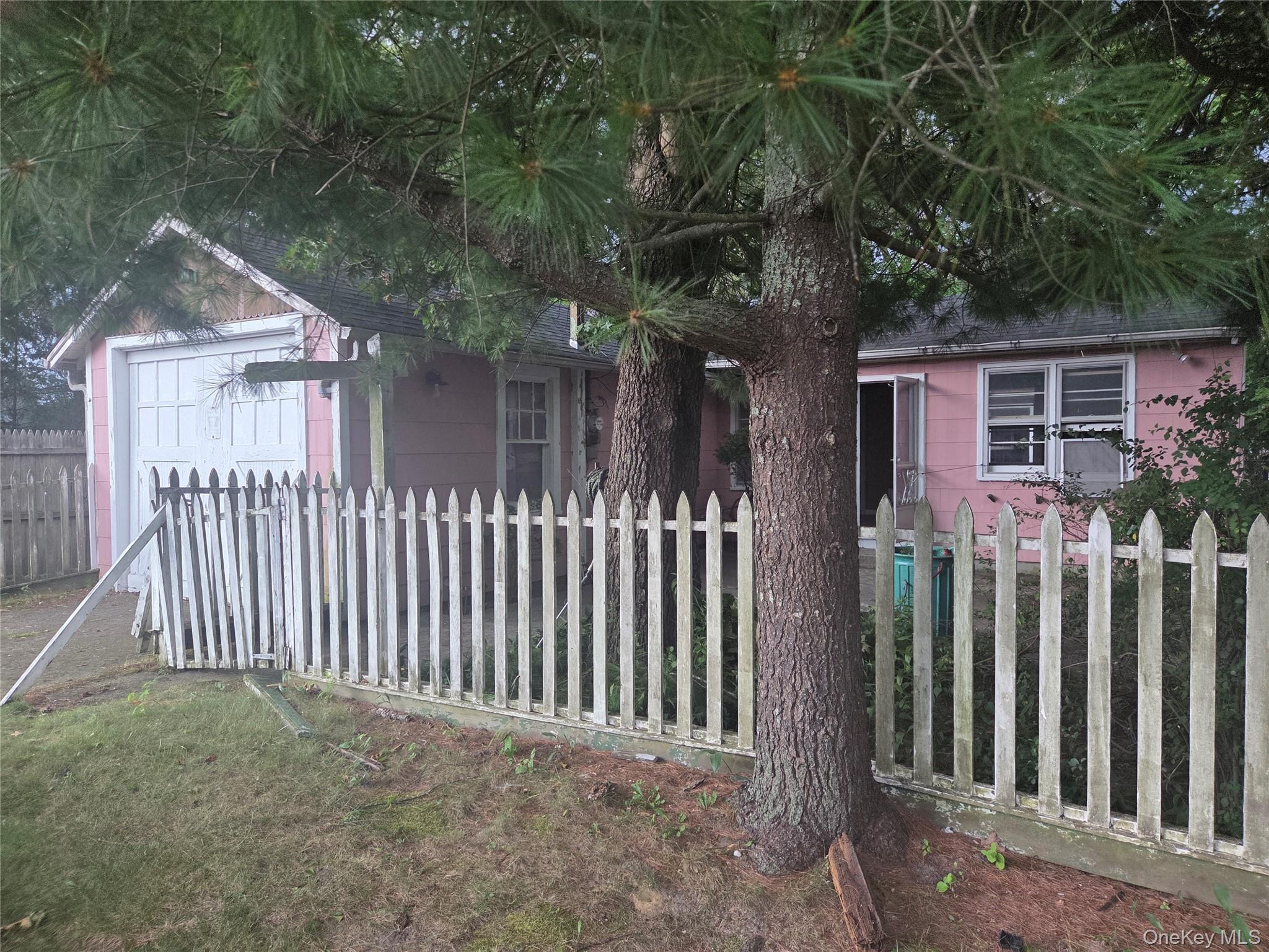 1750 Peconic Bay Boulevard, Laurel, NY 11948