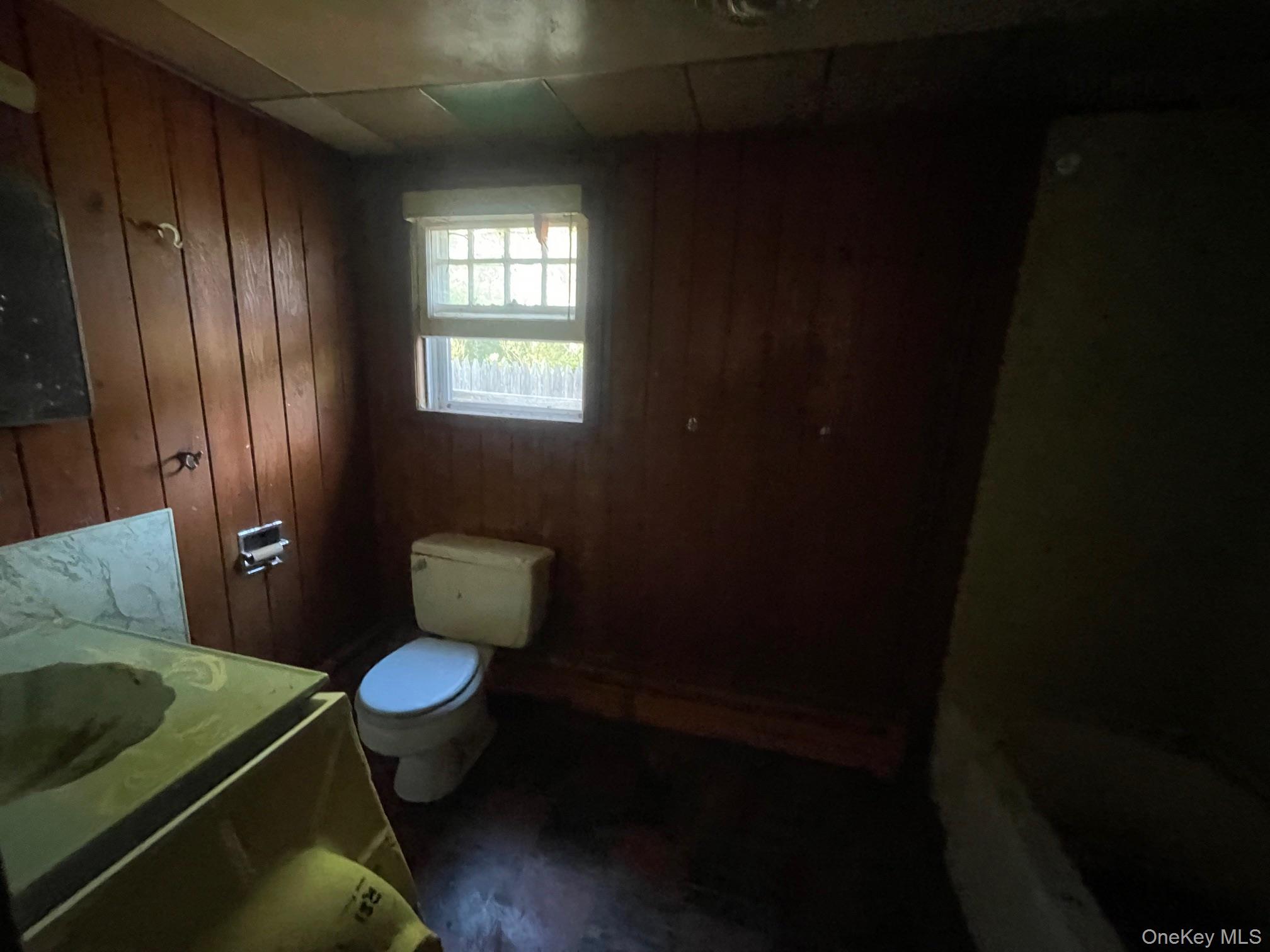 1750 Peconic Bay Boulevard, Laurel, NY 11948