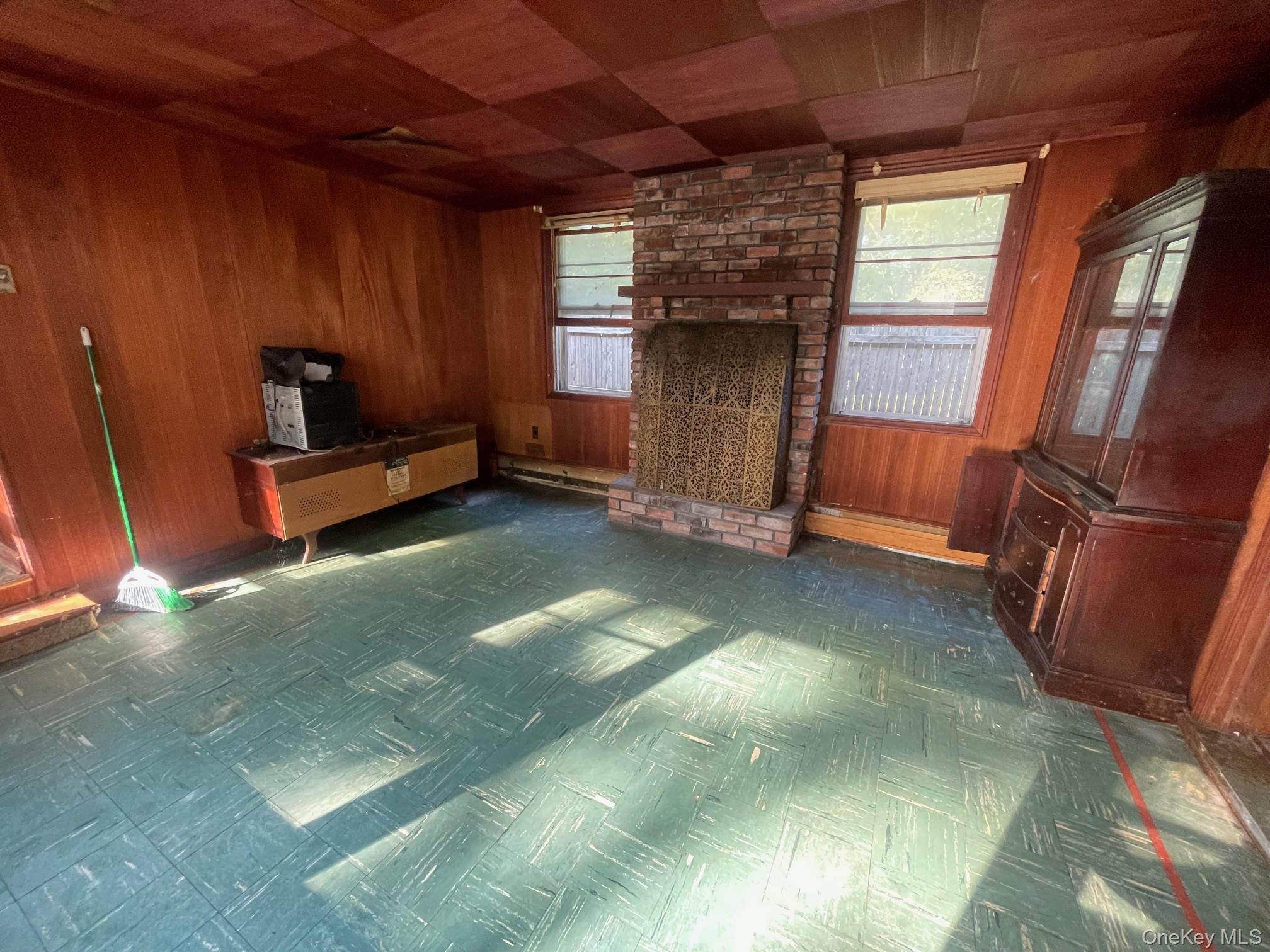 1750 Peconic Bay Boulevard, Laurel, NY 11948