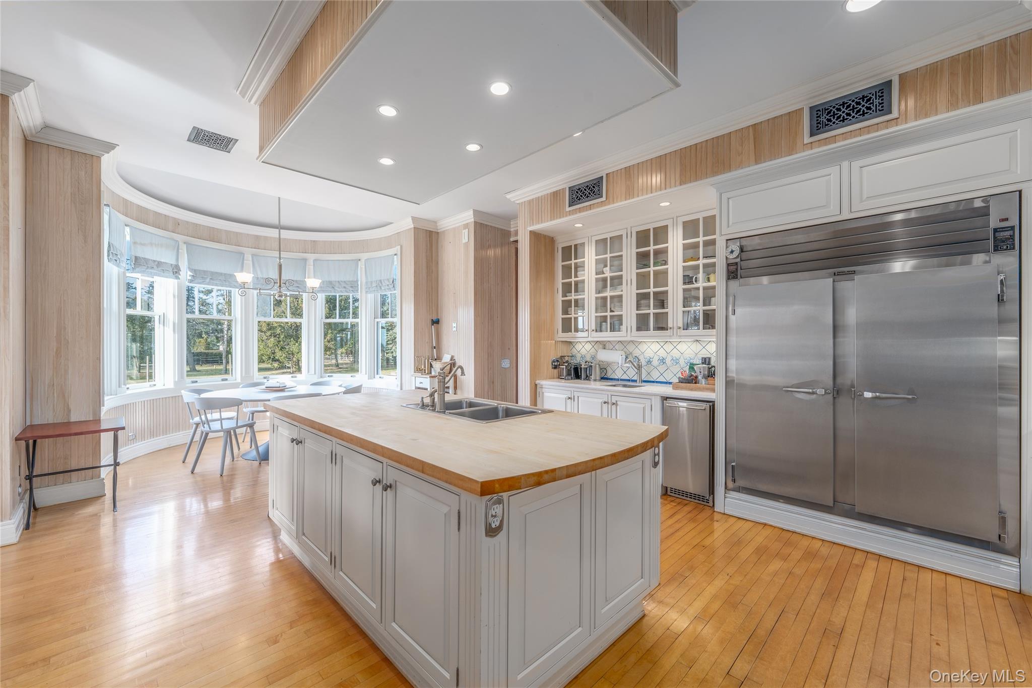 6133 Sound Avenue, Riverhead, NY 11901