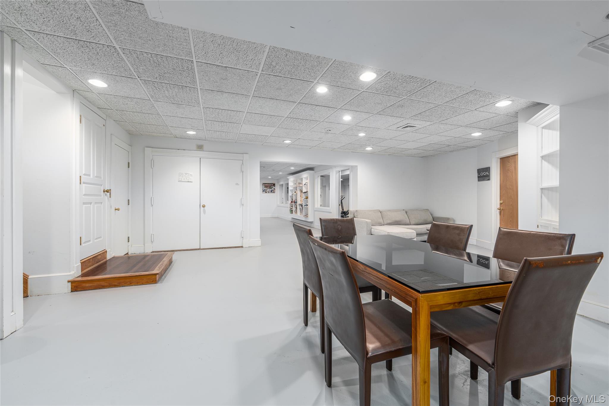 6133 Sound Avenue, Riverhead, NY 11901