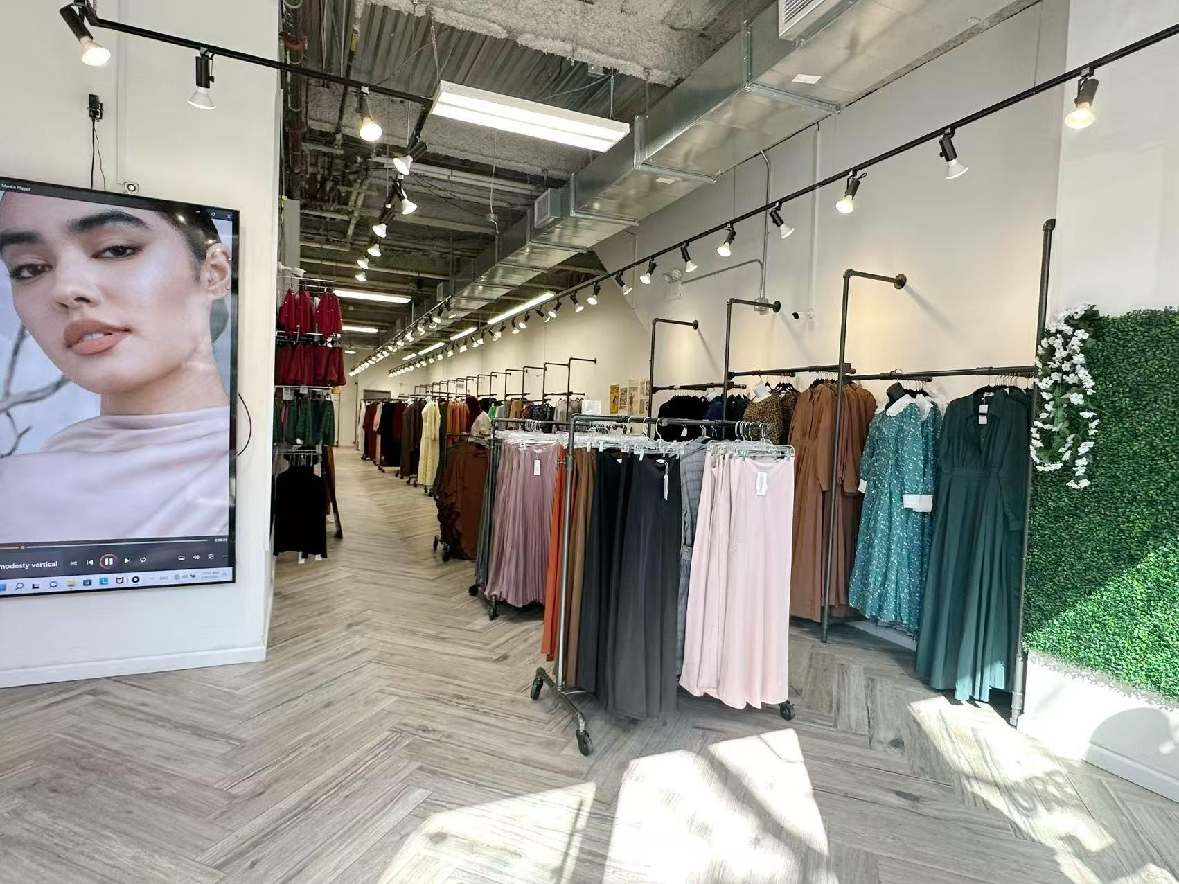 25-34 Steinway Street, Long Island City, NY 11103