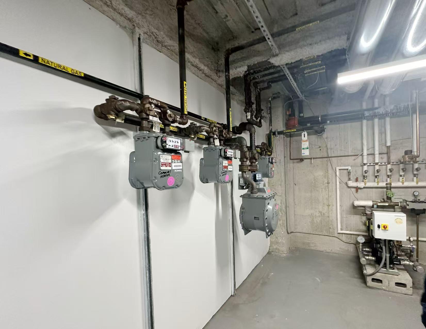 25-34 Steinway Street, Long Island City, NY 11103