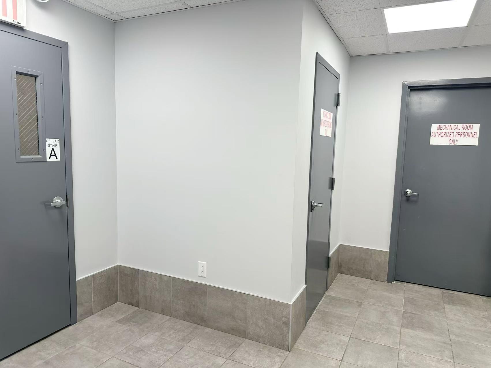 25-34 Steinway Street, Long Island City, NY 11103