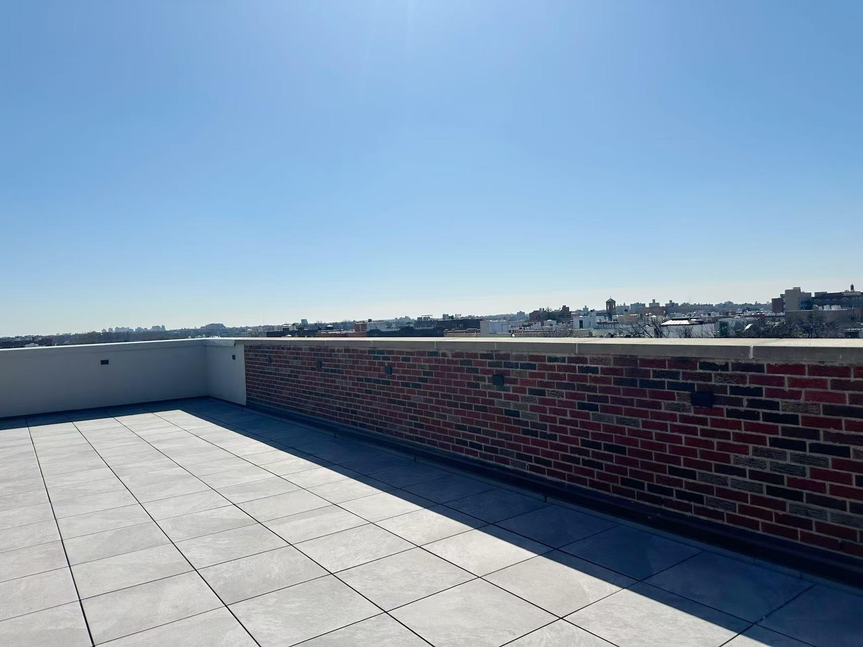 25-34 Steinway Street, Long Island City, NY 11103