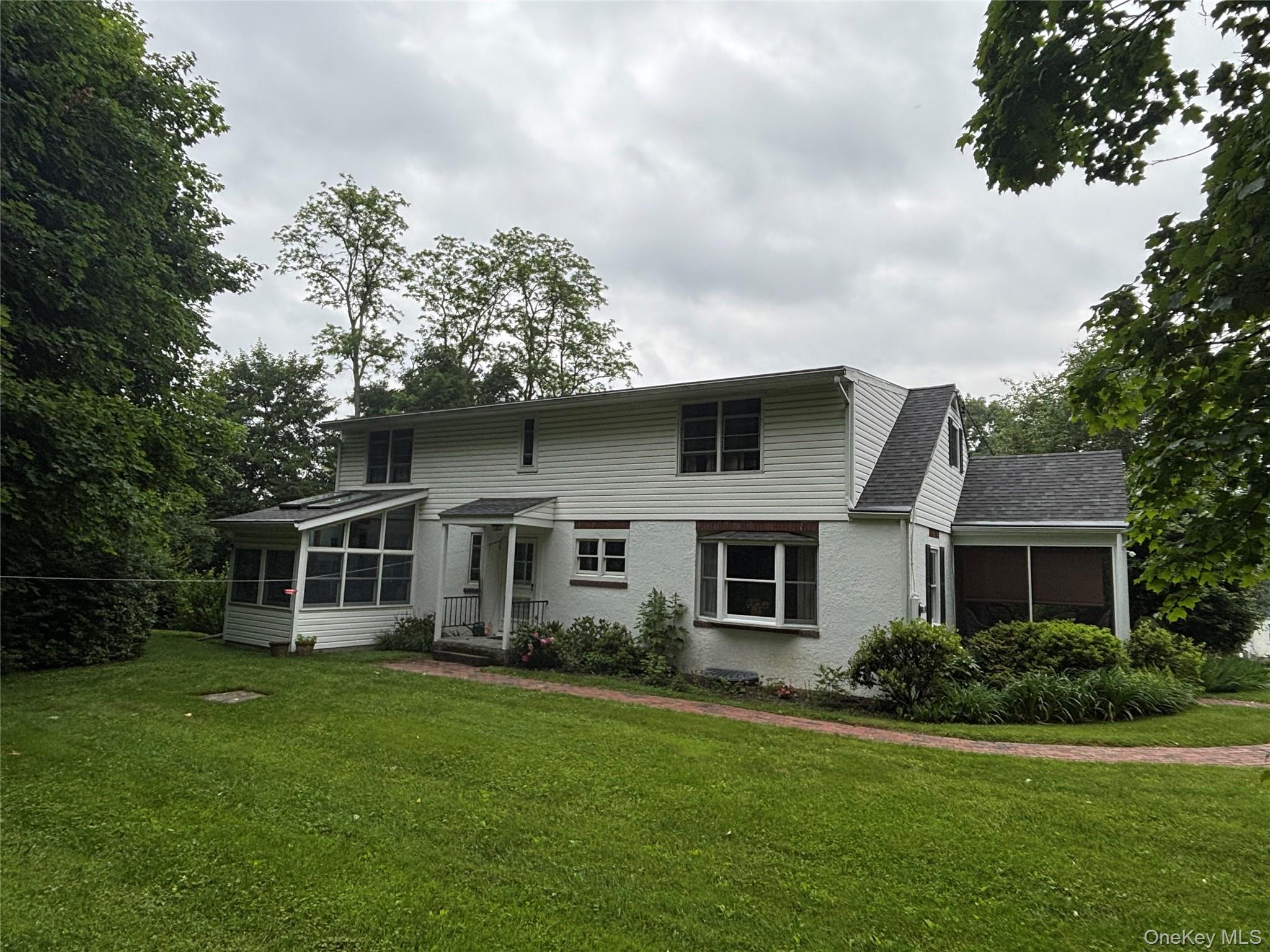 15 Orchard Road, Poughkeepsie, NY 12603