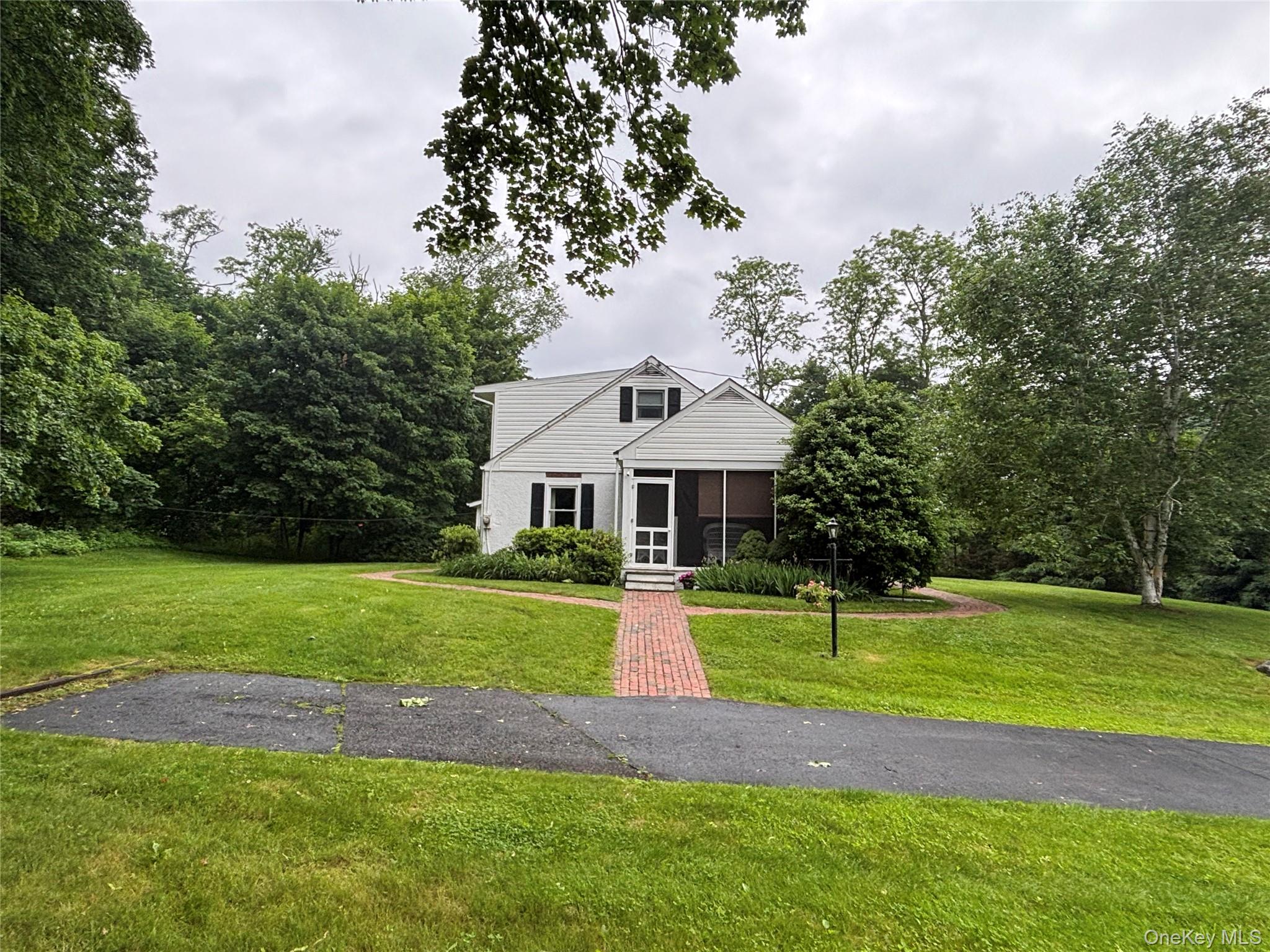 15 Orchard Road, Poughkeepsie, NY 12603