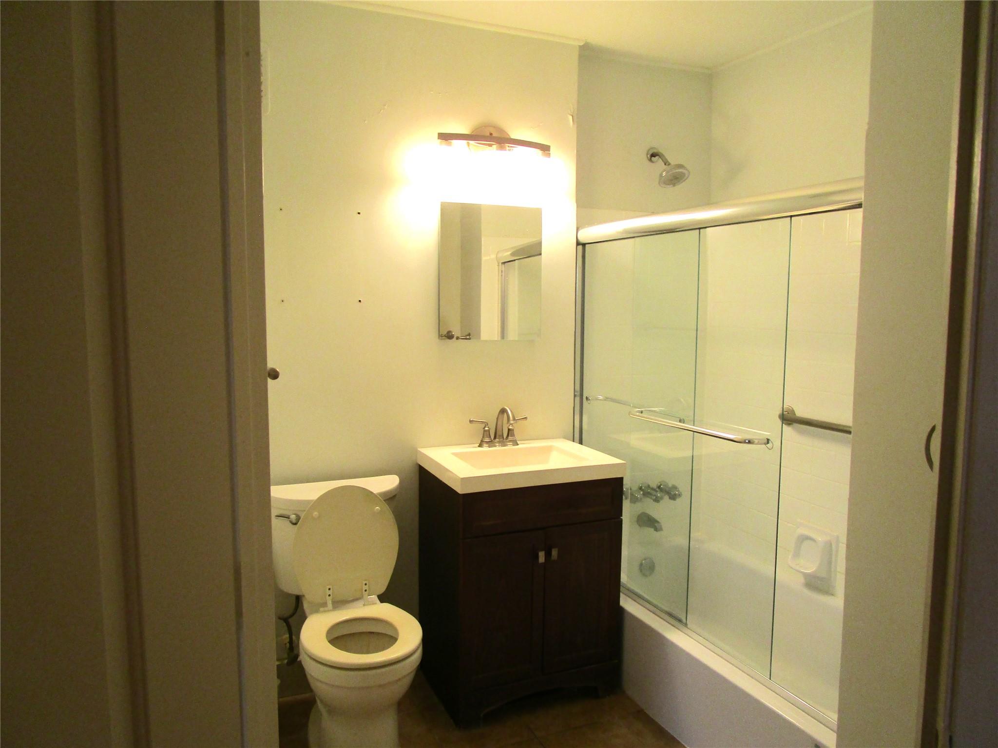 20 Daley Place # 127, Lynbrook, NY 11563