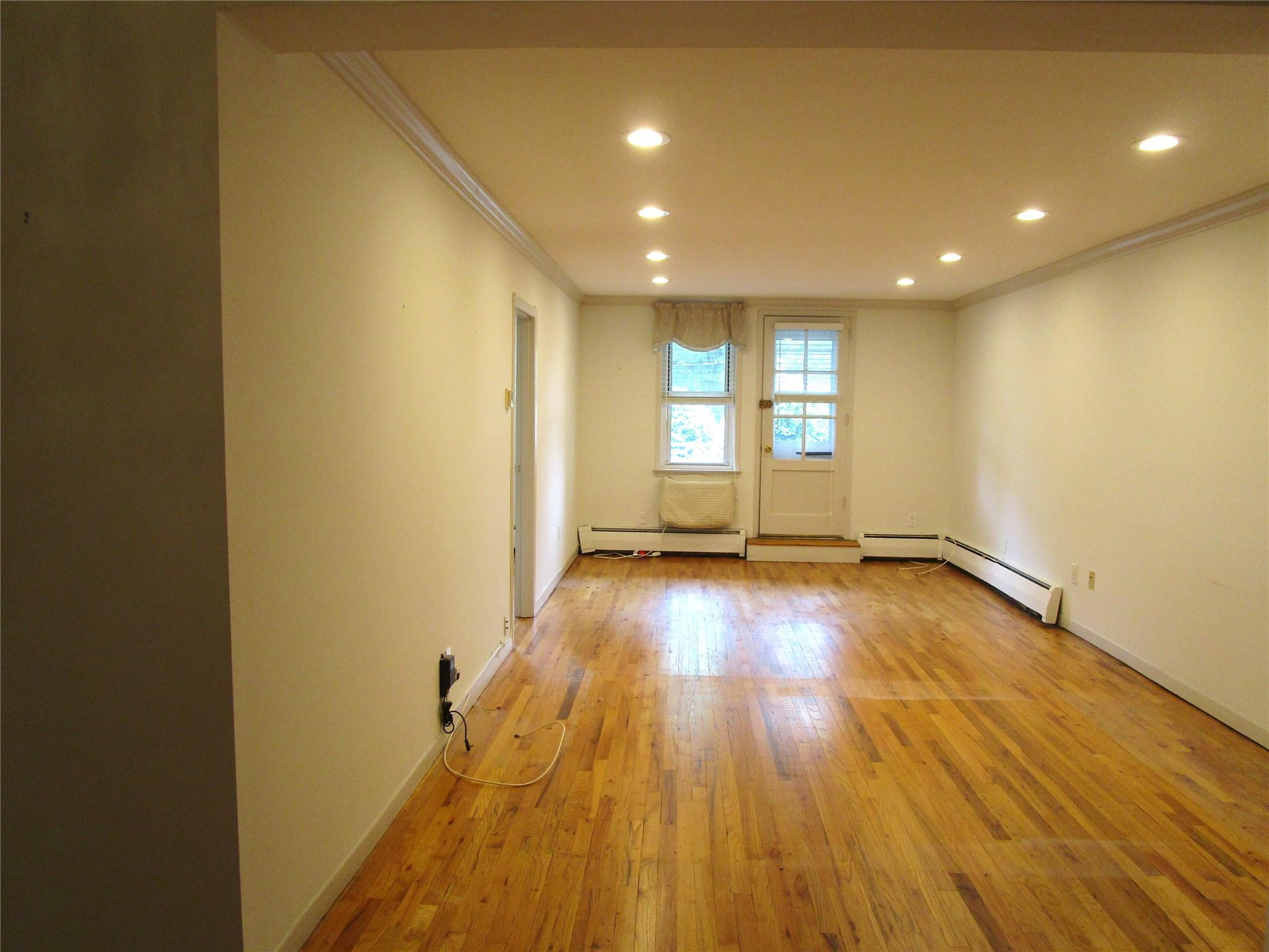 20 Daley Place # 127, Lynbrook, NY 11563