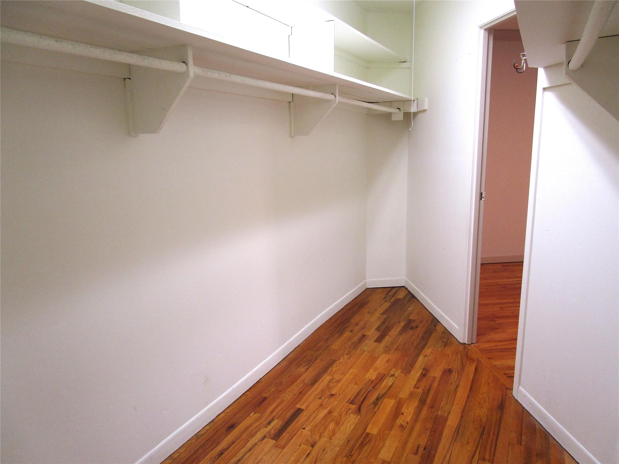 20 Daley Place # 127, Lynbrook, NY 11563