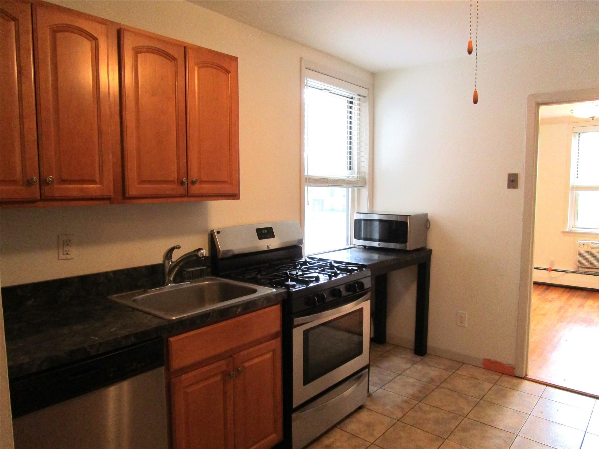 20 Daley Place # 127, Lynbrook, NY 11563