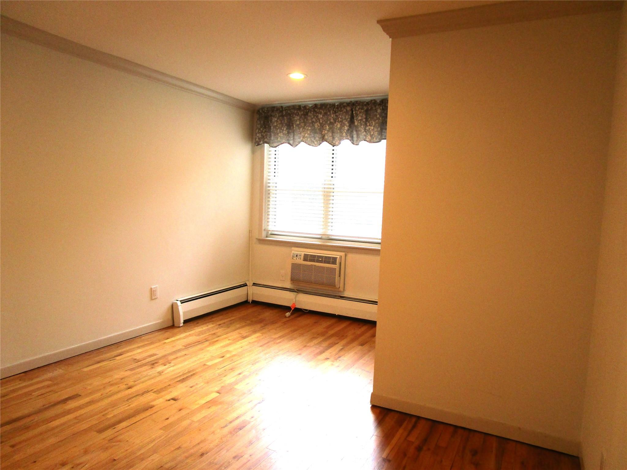 20 Daley Place # 127, Lynbrook, NY 11563