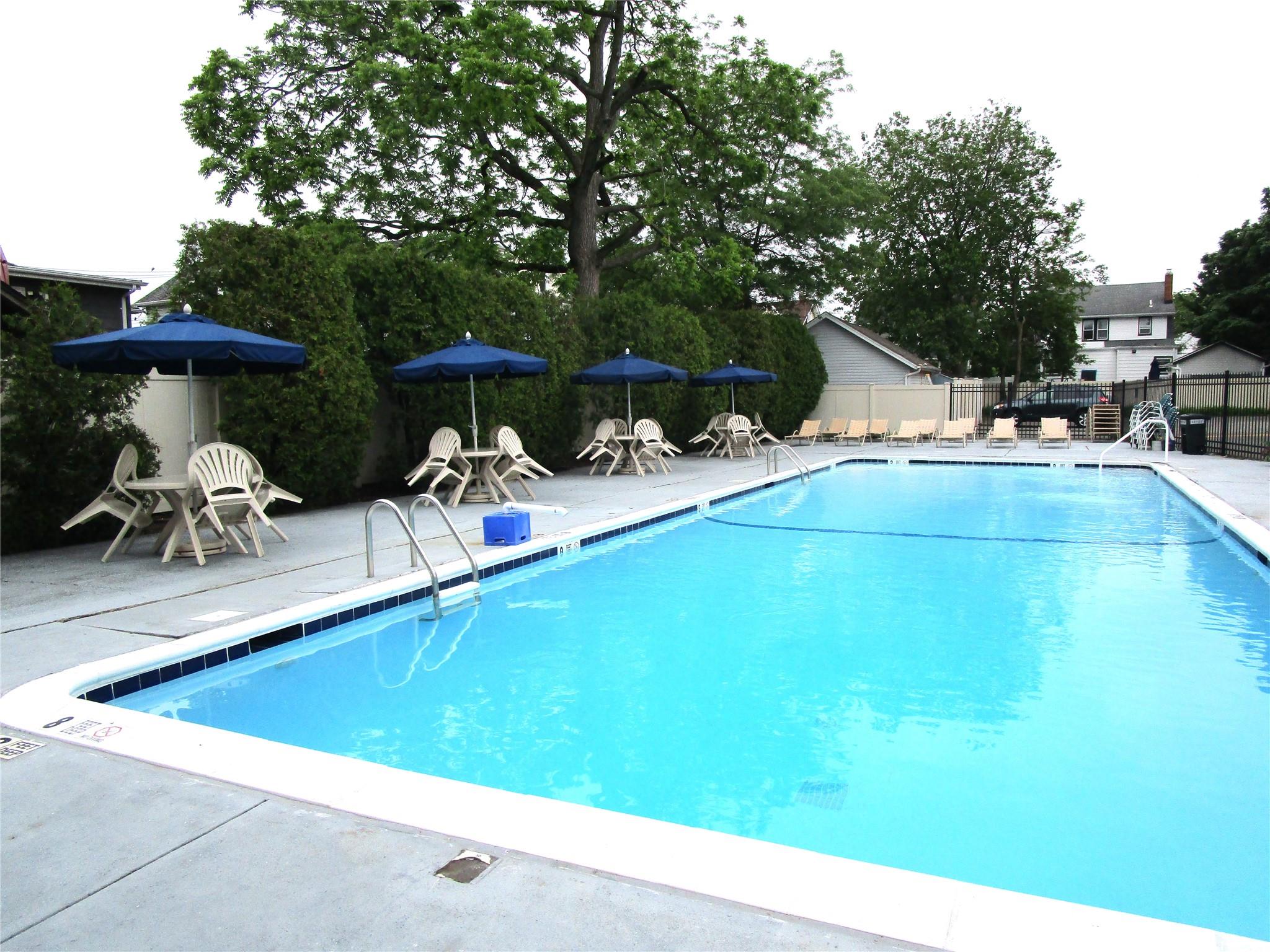 20 Daley Place # 127, Lynbrook, NY 11563