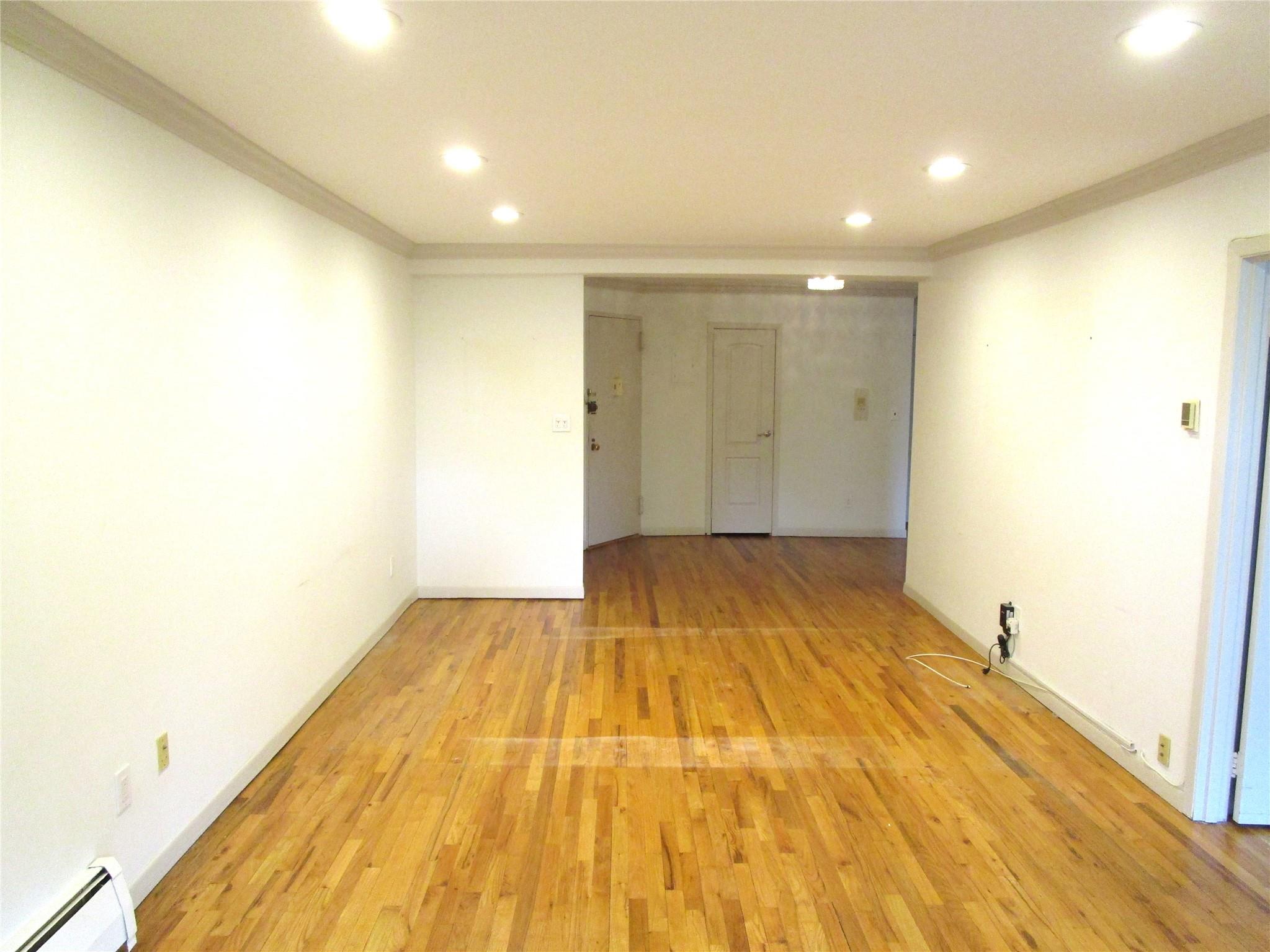 20 Daley Place # 127, Lynbrook, NY 11563