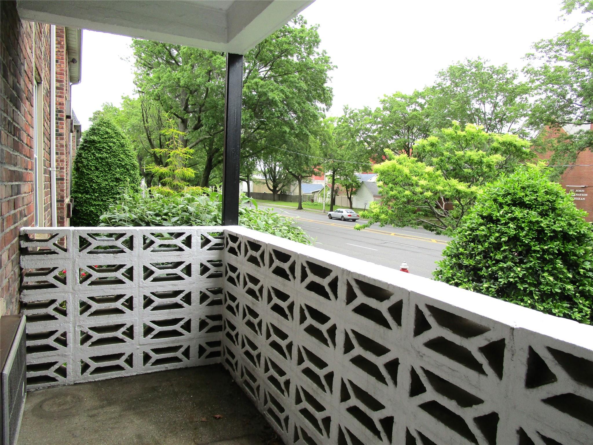 20 Daley Place # 127, Lynbrook, NY 11563