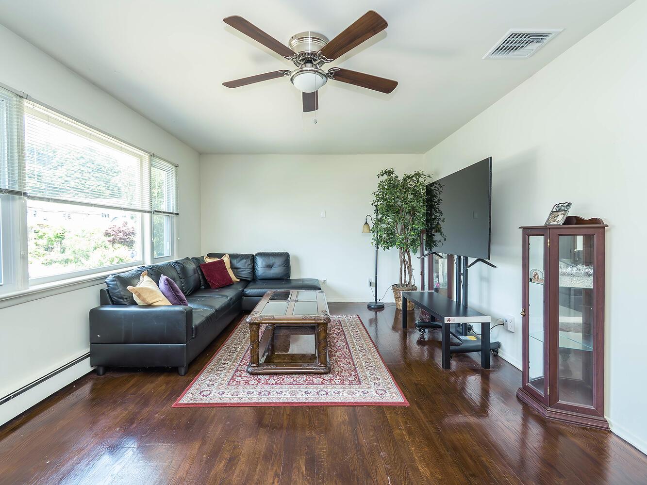 14 Marwood Road S, Port Washington, NY 11050