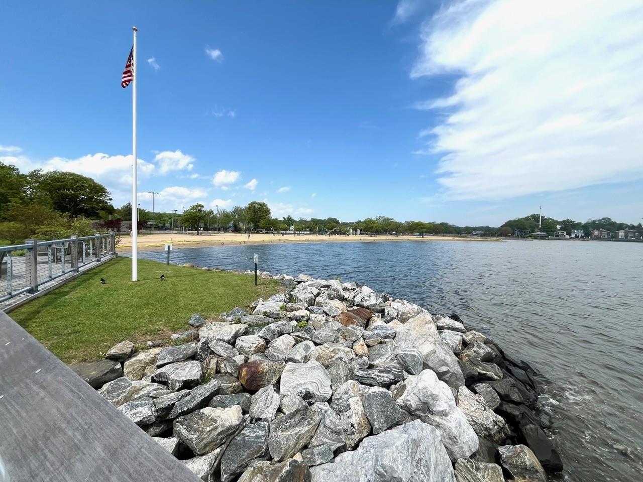 14 Marwood Road S, Port Washington, NY 11050