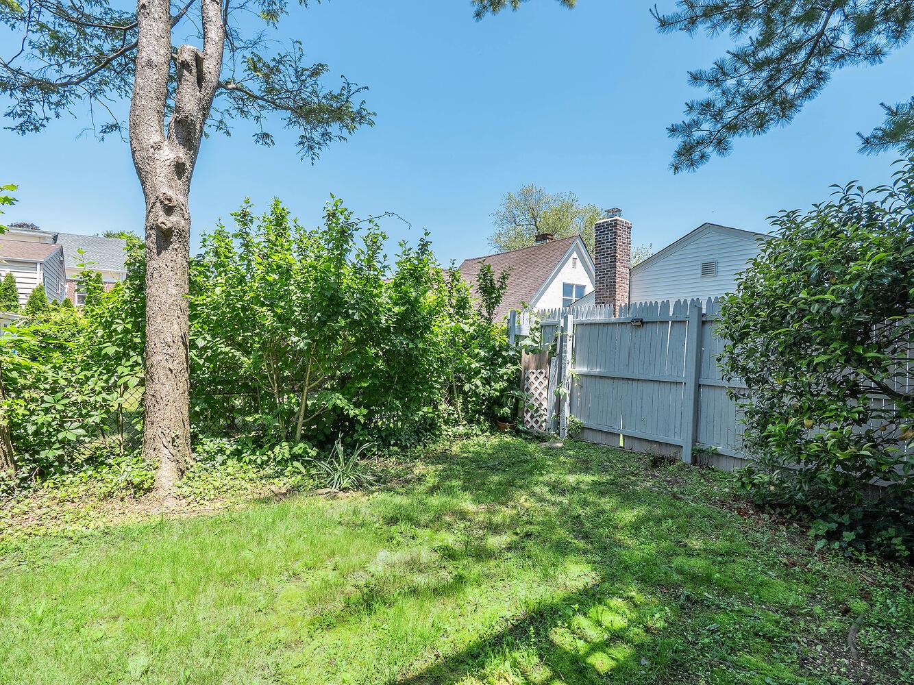 14 Marwood Road S, Port Washington, NY 11050