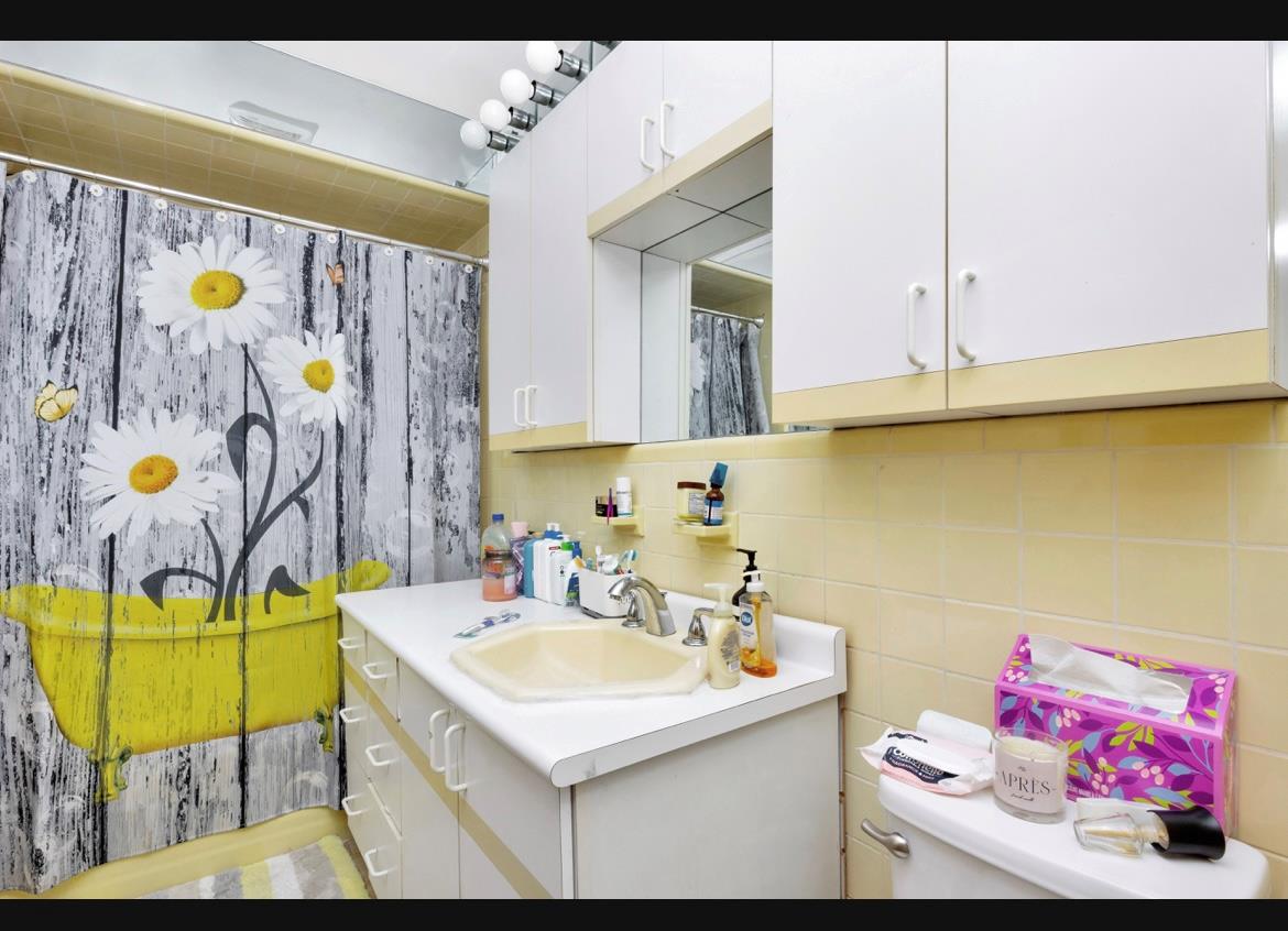 7510 Juniper Boulevard S, Middle Village, NY 11379