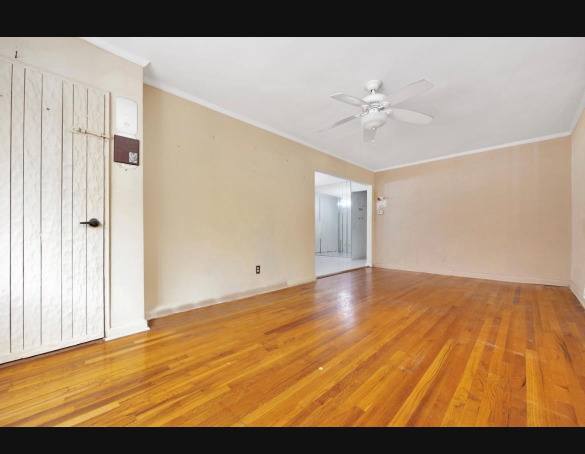 7510 Juniper Boulevard S, Middle Village, NY 11379