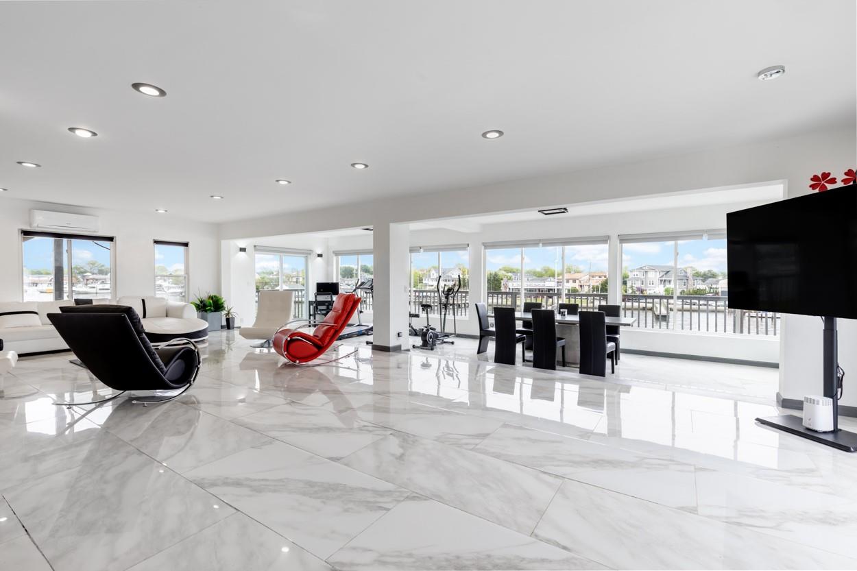 200 Clocks Boulevard, Massapequa, NY 11758