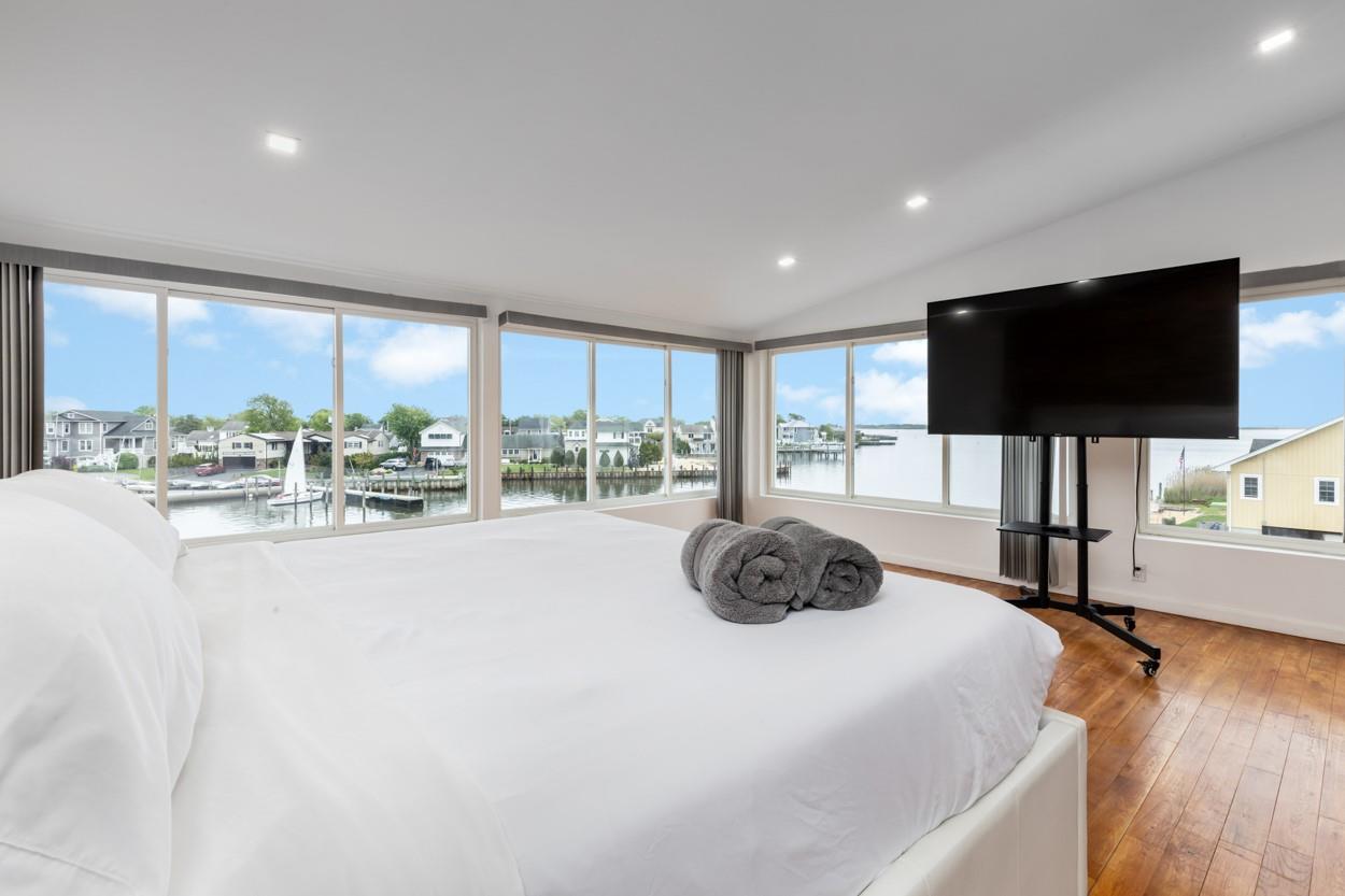 200 Clocks Boulevard, Massapequa, NY 11758