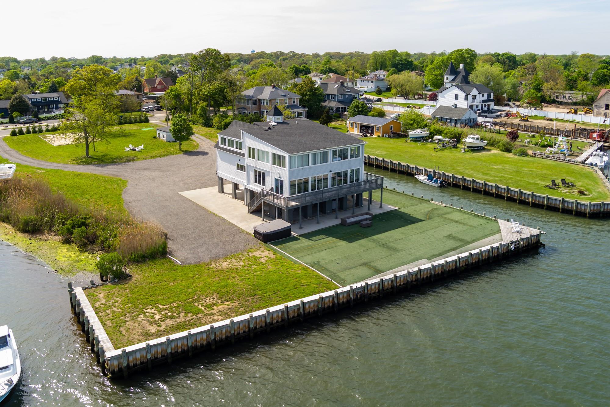 200 Lot B Clocks Boulevard, Massapequa, NY 11758