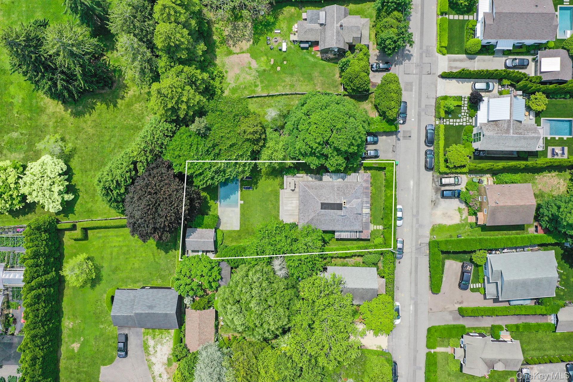 12 Pleasant Lane, East Hampton, NY 11937