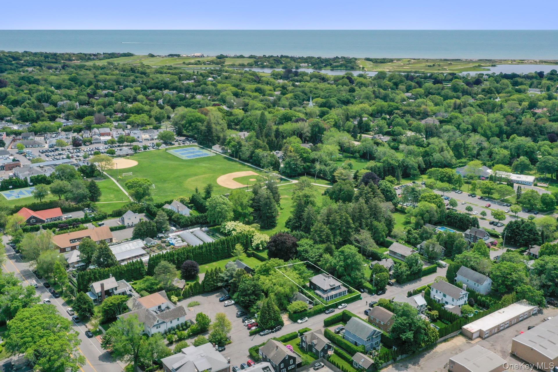 12 Pleasant Lane, East Hampton, NY 11937