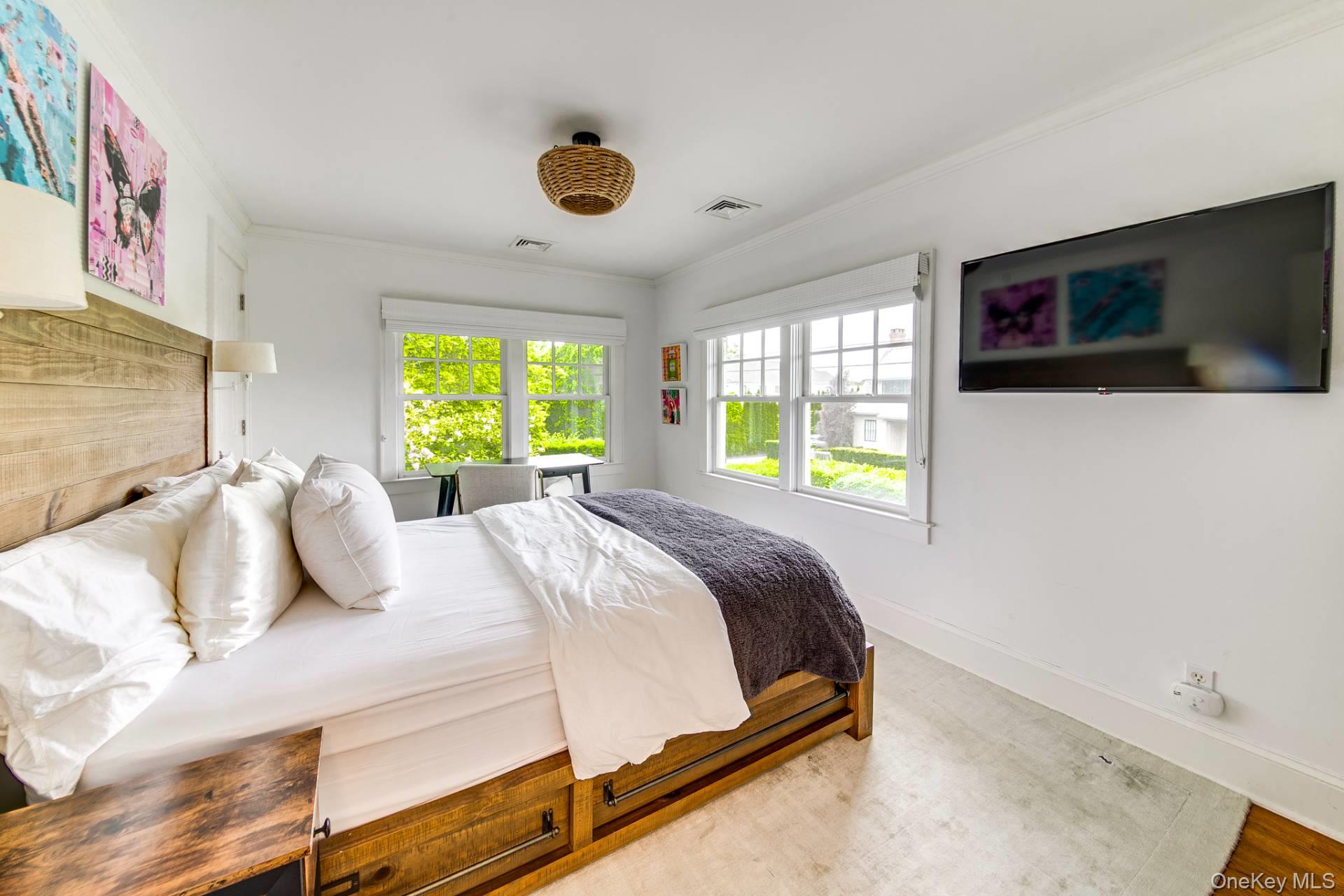 12 Pleasant Lane, East Hampton, NY 11937