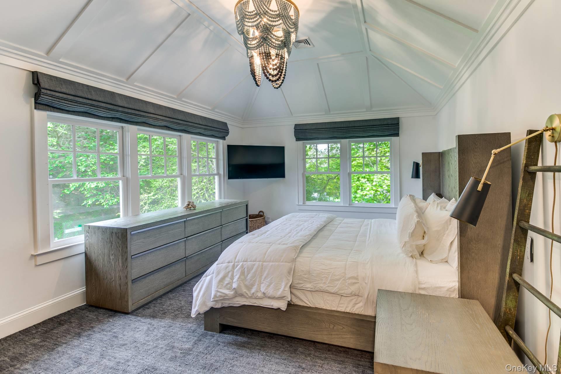 12 Pleasant Lane, East Hampton, NY 11937