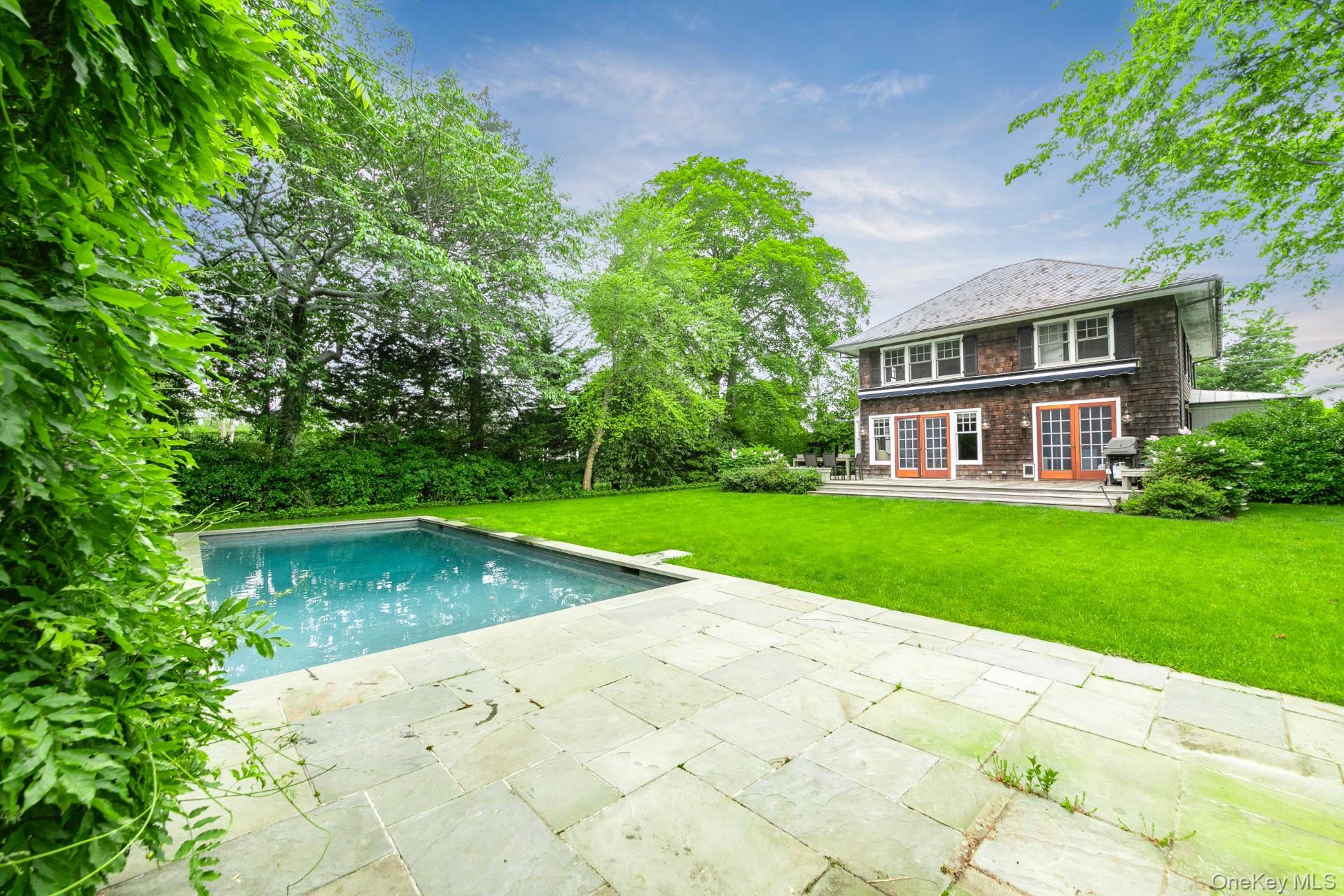 12 Pleasant Lane, East Hampton, NY 11937