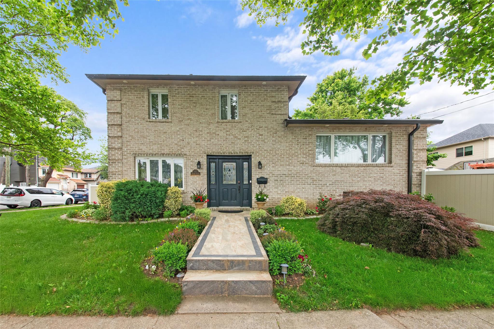 32 Henry Place, Staten Island, NY 10305