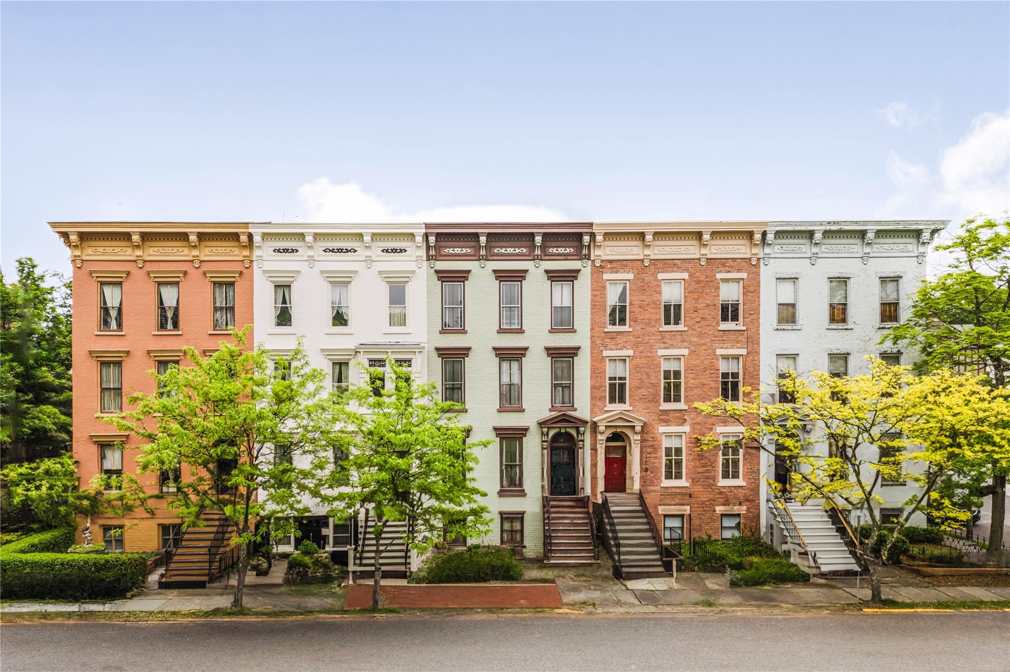 1 E Court Street, Hudson, NY 12534